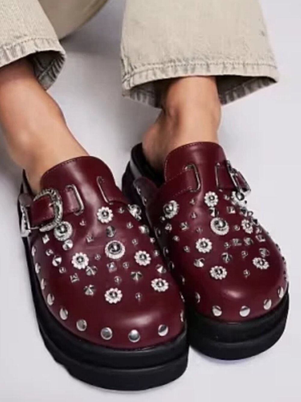Azalea Wang Swiftly Burgundy Studded Platform Clog Mules 6.5 Casual NWOB